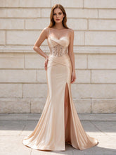 Robe de soirée formelle longue style sirène en satin, à sequins et ornements perlés, avec fente #PR2606011