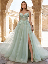 Vestido de festa evasê de tule com glitter, alças finas, renda floral 3D e corpete #FEPR027