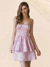 Trägerloses, floral gemustertes Homecoming-Kleid mit Stufenrock und Schleife #FEHC025