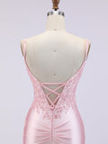 Vestido justo de cetim para festa de formatura, com aplique de miçangas, decote V e saia de coquetel #FEHC001