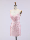 Vestido justo de cetim para festa de formatura, com aplique de miçangas, decote V e saia de coquetel #FEHC001