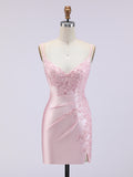 Vestido justo de cetim para festa de formatura, com aplique de miçangas, decote V e saia de coquetel #FEHC001