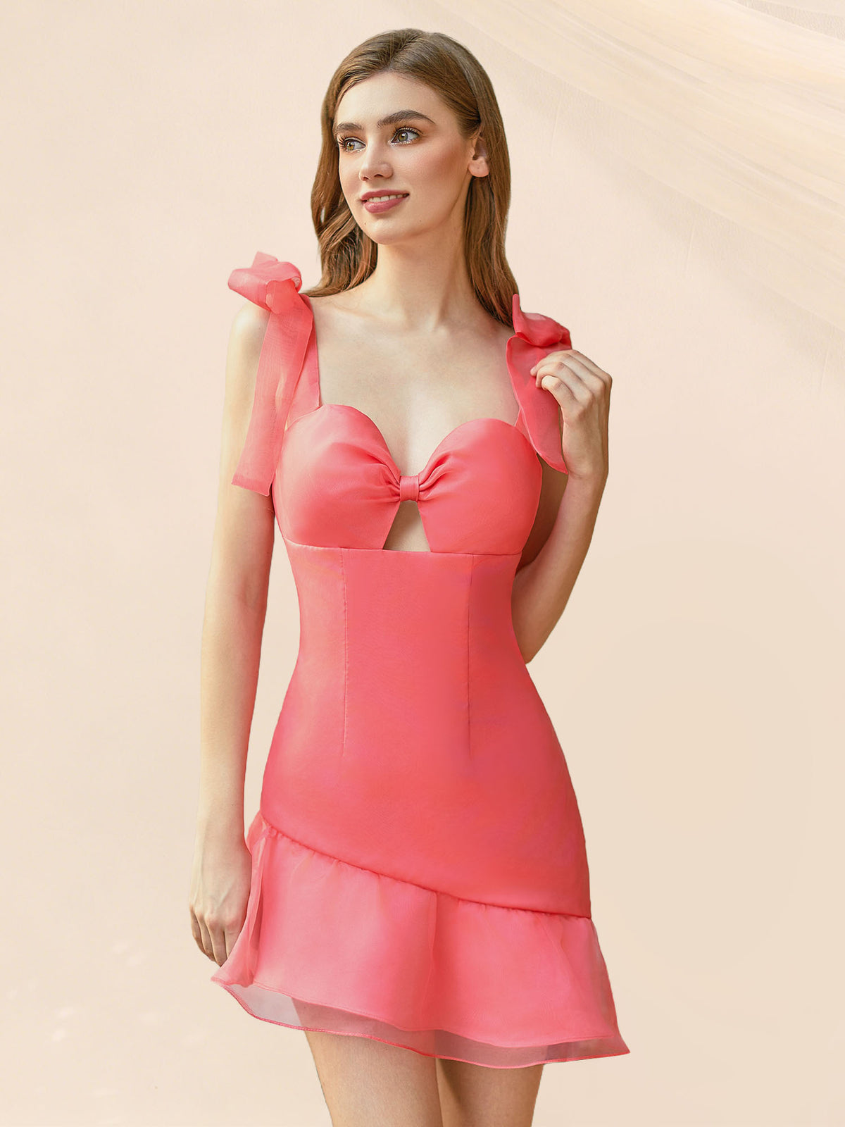 Minivestido de bienvenida de organza con tirantes de lazo, escote corazón, abertura y volantes #HC2604028