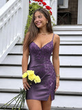 Vestido justo de cetim para festa de formatura, com aplique de miçangas, decote V e saia de coquetel #FEHC001