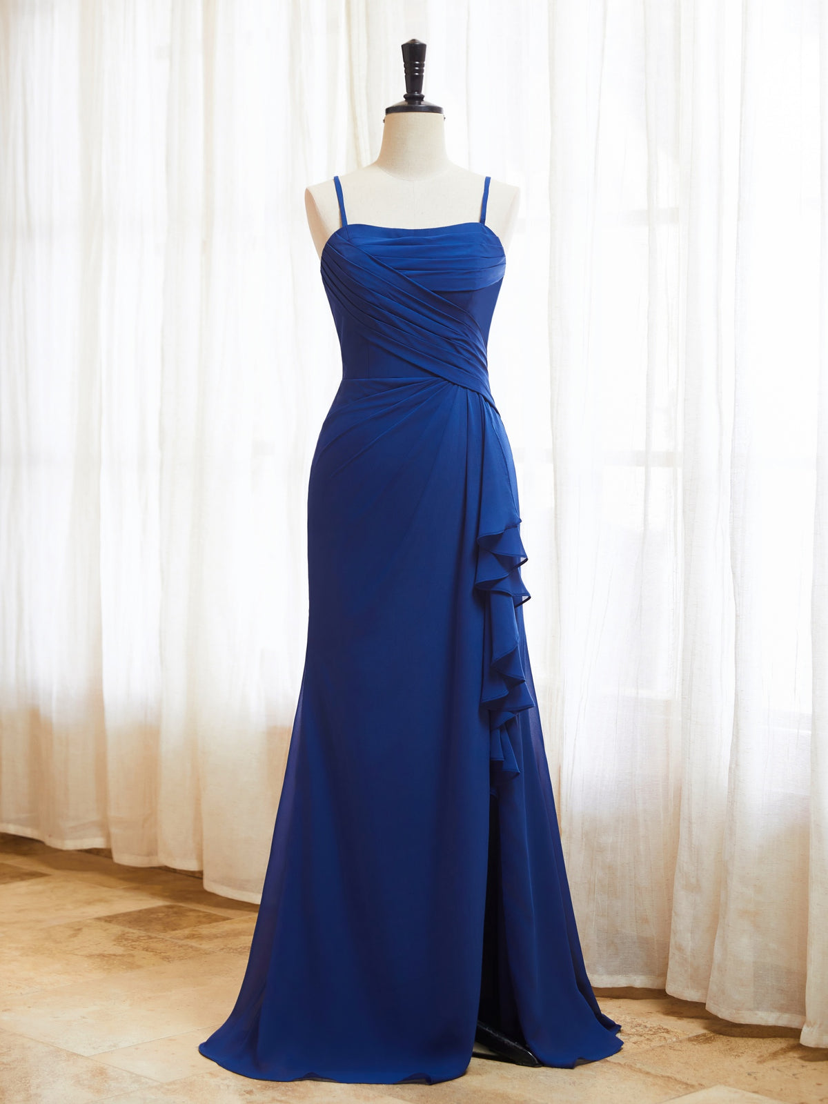 Abito da damigella in chiffon drappeggiato, con spalline sottili, a sirena, volant laterale e spacco #FE019